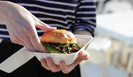 Boîtes burger en bagasse personnalisables pour améliorer votre image de marque avec COVR